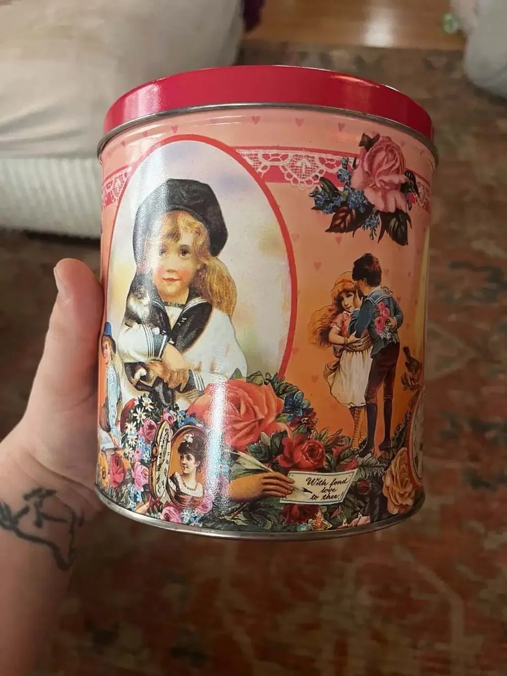 Vintage Baker's Estate Traditional Shortbread Cookies Victorian Motif Tin Canist